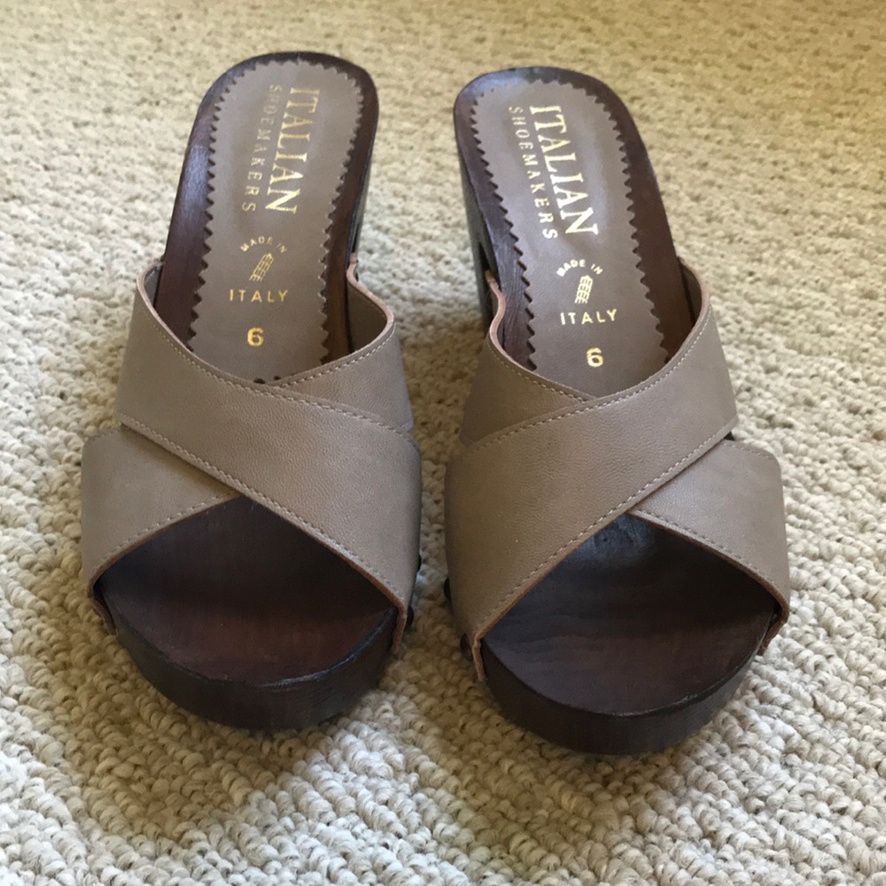 NWOT Italian Sandals
